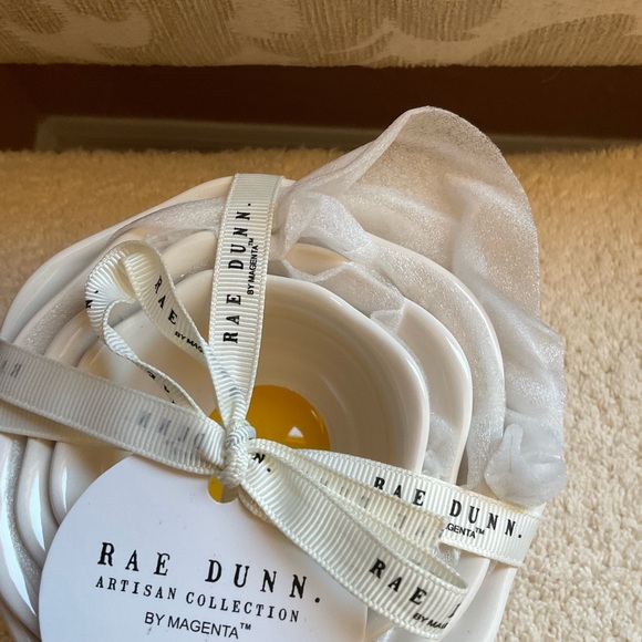 NWT Rae Dunn egg shaped themed measuring cups with “egg yellow” interiors - Picture 4 of 9